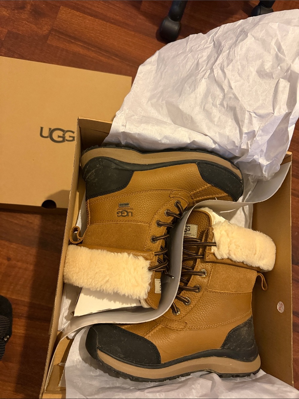 UGG Women's Tan Brown Winter Lace-Up Boots with Shearling Cuff